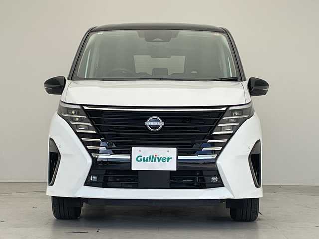 日産 セレナ e－パワー ハイウェイスター V 愛知県 2025(令7)年 0.1千km パールⅡ 登録済未使用車/オートレベライザー+アダプティブLEDヘッドライトシステム/+インテリジェント アラウンドビューモニター（移動物 検知機能付）/+インテリジェント ルームミラー/+アドバンスドドライブアシストディスプレイ（12.3インチカラーディスプレイ）/+統合型インターフェースディスプレイ/+ワイヤレス充電器+6スピーカー+/NissanConnectナビゲーションシステム（地デジ内蔵）/+車載通信ユニット（TCU［Telematics Control Unit］）/+ETC2.0ユニット（ビルトインタイプ）/+ドライブレコーダー（前後セット）/+プロパイロット（ナビリンク機能付）/+プロパイロット緊急停止支援システム（SOSコール機能付）/+SOSコール/後席専用モニターHDMI NissanConnectナビ付車用/コーナーセンサー/両側パワースライドドア/ハンズフリースライド