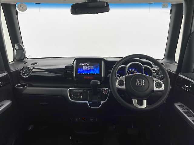 ホンダ Ｎ ＢＯＸ 長野県 2017(平29)年 6.6万km プレミアムホワイトパールⅡ 社外ナビ（AM/FM/TV/CD/BT)/ターボ車/ローダウン/純正サスペンション/テレビキャンセラー/エンジンスターター/純正アルミホイール×４/ビルトインETC/クルーズコントロール/両側パワースライドドア/パドルシフト/オートライト/スペアキー×１/LEDヘッドライト/LEDルームランプ/スマートキー/プッシュスタート/バックカメラ/ステアリングスイッチ
