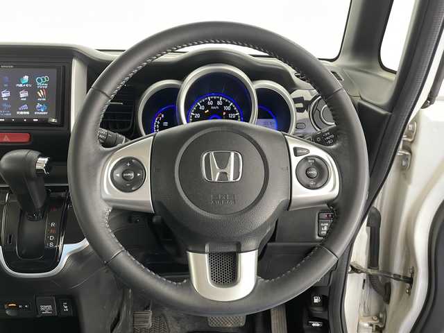 ホンダ Ｎ ＢＯＸ 長野県 2017(平29)年 6.6万km プレミアムホワイトパールⅡ 社外ナビ（AM/FM/TV/CD/BT)/ターボ車/ローダウン/純正サスペンション/テレビキャンセラー/エンジンスターター/純正アルミホイール×４/ビルトインETC/クルーズコントロール/両側パワースライドドア/パドルシフト/オートライト/スペアキー×１/LEDヘッドライト/LEDルームランプ/スマートキー/プッシュスタート/バックカメラ/ステアリングスイッチ