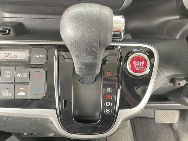 ホンダ Ｎ ＢＯＸ 長野県 2017(平29)年 6.6万km プレミアムホワイトパールⅡ 社外ナビ（AM/FM/TV/CD/BT)/ターボ車/ローダウン/純正サスペンション/テレビキャンセラー/エンジンスターター/純正アルミホイール×４/ビルトインETC/クルーズコントロール/両側パワースライドドア/パドルシフト/オートライト/スペアキー×１/LEDヘッドライト/LEDルームランプ/スマートキー/プッシュスタート/バックカメラ/ステアリングスイッチ
