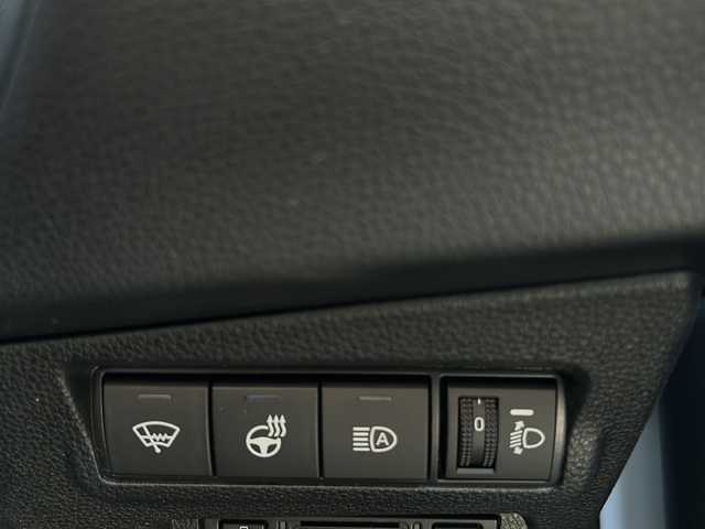 トヨタ カローラ クロス ハイブリッド Z 東京都 2024(令6)年 0.4万km アティチュードブラックマイカ/プラチナホワイトパールマイカ ・ガラスルーフ/・純正ナビ/・ビルトインETC/・フルセグTV/・クルーズコントール（追従あり）/・レーンキープアシスト/・オートライト/・横滑り防止機能/・電動リアゲート/・Bluetooth接続/・パワーシート（運転席のみ）/・プッシュスタート/・全席エアバック/・シートヒーター（前席のみ）/・保証書/・取説書