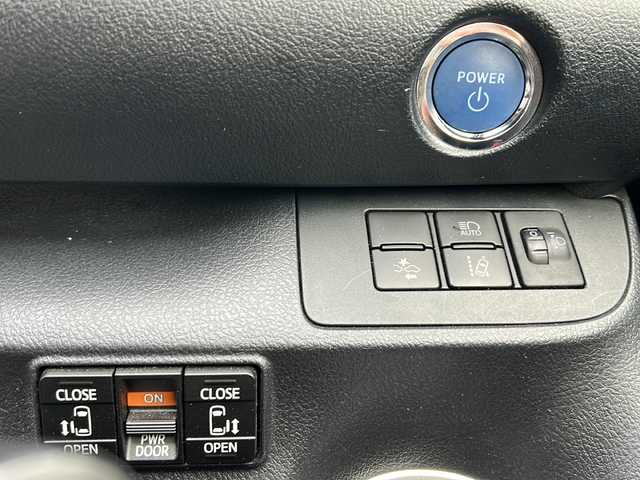 トヨタ シエンタ ハイブリッド G 千葉県 2022(令4)年 4.8万km ブラックマイカ ナビＡＶＩＣ－ＲＺ５０３　バックカメラ　両側パワースライドドア　ＥＴＣ　レーンアシスト　セーフティセンス　３列シート　チップアップシート　ドラレコ　オートマチックハイビーム　ＬＥＤライト　オートライト