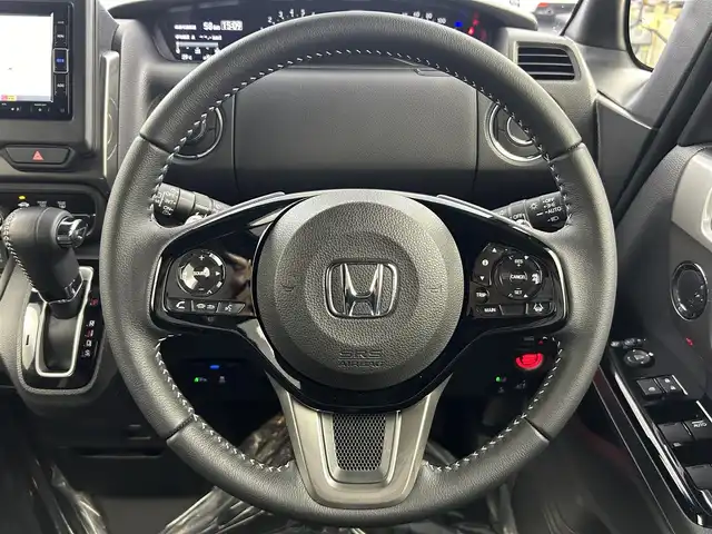 ホンダ Ｎ ＢＯＸ カスタム L ターボ スタイル+ブラック 埼玉県 2023(令5)年 1.9万km クリスタルブラックパール 無限エアロ　ホンダセンシング　両側パワースライドドア　　純正８インチナビ　バックカメラ　フロントカメラ　Ｂｌｕｅｔｏｏｔｈ　フルセグＴＶ　前後ドライブレコーダー　ＥＴＣ　ＬＥＤオートヘッドライト