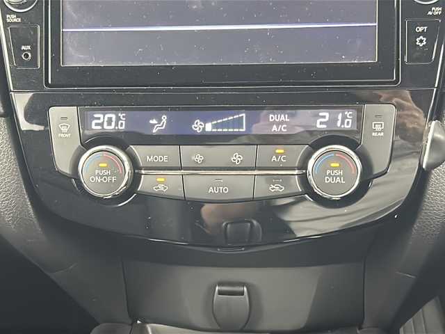 日産 エクストレイル ハイブリッド 20Xi 愛知県 2018(平30)年 7.7万km ブリリアントホワイトパール 純正9インチナビ(MM518D-L)/・アラウンドビューモニター/・Bluetooth/・フルセグTV/・CD/DVD/純正ドライブレコーダー/ビルトインETC/プロパイロット/・レーダークルーズコントロール/・衝突軽減ブレーキ/・レーンキープアシスト/合皮シート/・全席シートヒーター/パワーバックドア/ヒルアシストコントロール/アイドリングストップ/ルーフレール/スマートキー