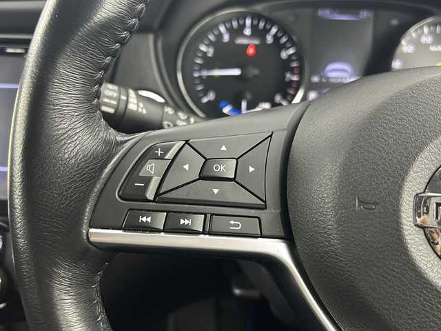 日産 エクストレイル ハイブリッド 20Xi 愛知県 2018(平30)年 7.7万km ブリリアントホワイトパール 純正9インチナビ(MM518D-L)/・アラウンドビューモニター/・Bluetooth/・フルセグTV/・CD/DVD/純正ドライブレコーダー/ビルトインETC/プロパイロット/・レーダークルーズコントロール/・衝突軽減ブレーキ/・レーンキープアシスト/合皮シート/・全席シートヒーター/パワーバックドア/ヒルアシストコントロール/アイドリングストップ/ルーフレール/スマートキー