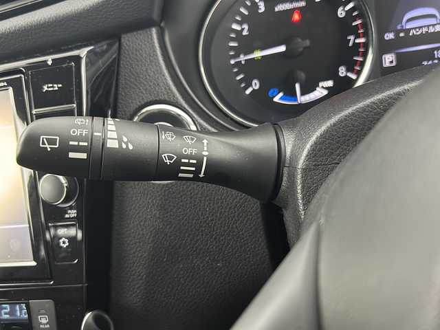 日産 エクストレイル ハイブリッド 20Xi 愛知県 2018(平30)年 7.7万km ブリリアントホワイトパール 純正9インチナビ(MM518D-L)/・アラウンドビューモニター/・Bluetooth/・フルセグTV/・CD/DVD/純正ドライブレコーダー/ビルトインETC/プロパイロット/・レーダークルーズコントロール/・衝突軽減ブレーキ/・レーンキープアシスト/合皮シート/・全席シートヒーター/パワーバックドア/ヒルアシストコントロール/アイドリングストップ/ルーフレール/スマートキー