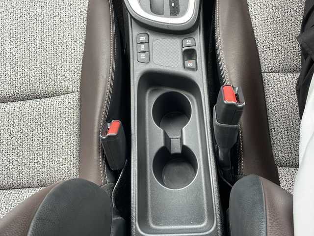 トヨタ ヤリスクロス ハイブリッド Z 宮崎県 2021(令3)年 5.7万km ブラックマイカ 純正ナビ/　AM/FM/フルセグTV/BT/パワーバックドア/純正マット/前列シートヒーター/運転席パワーシート/ステアリングスイッチ/USBポート/2.1AUSBポート/社外エアロ　モデリスタ/前後ドライブレコーダー