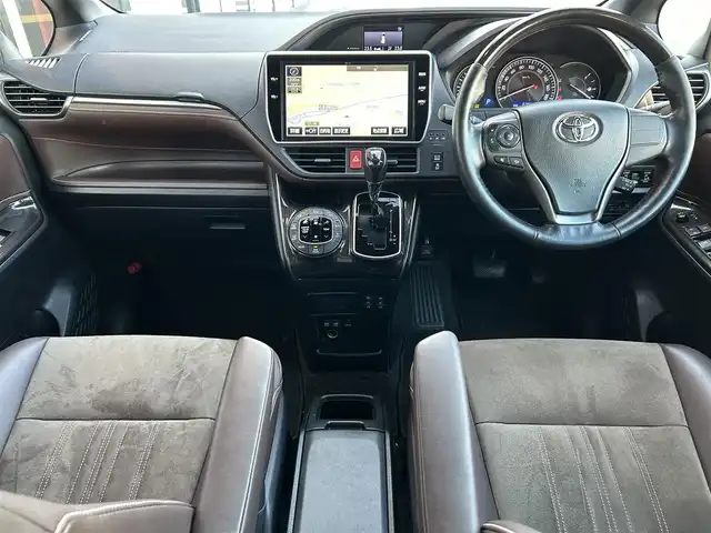 トヨタ エスクァイア Gi プレミアムパッケージ 宮城県 2018(平30)年 6.7万km ブラック 登録時走行距離67032Km/純正ナビ/・フルセグTV/・Bluetooth/モデリスタ/フリップダウンモニター/シートヒーター/ステアリングヒーター/衝突軽減ブレーキ/クルーズコントロール/両側パワースライドドア/スマートキー/レーンキープ/ドライブレコーダー/純正アルミホイール/ETC/LEDヘッドライト