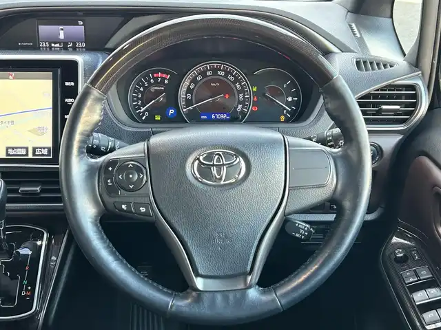 トヨタ エスクァイア Gi プレミアムパッケージ 宮城県 2018(平30)年 6.7万km ブラック 登録時走行距離67032Km/純正ナビ/・フルセグTV/・Bluetooth/モデリスタ/フリップダウンモニター/シートヒーター/ステアリングヒーター/衝突軽減ブレーキ/クルーズコントロール/両側パワースライドドア/スマートキー/レーンキープ/ドライブレコーダー/純正アルミホイール/ETC/LEDヘッドライト