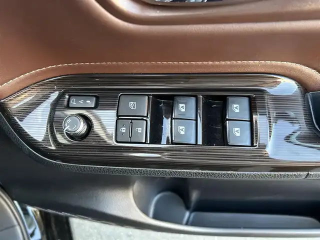 トヨタ エスクァイア Gi プレミアムパッケージ 宮城県 2018(平30)年 6.7万km ブラック 登録時走行距離67032Km/純正ナビ/・フルセグTV/・Bluetooth/モデリスタ/フリップダウンモニター/シートヒーター/ステアリングヒーター/衝突軽減ブレーキ/クルーズコントロール/両側パワースライドドア/スマートキー/レーンキープ/ドライブレコーダー/純正アルミホイール/ETC/LEDヘッドライト