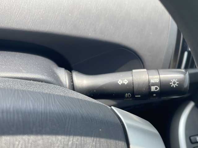 トヨタ プリウス S ツーリングセレクション 鹿児島県 2014(平26)年 8.6万km ホワイトパールクリスタルシャイン ワンオーナー/純正ナビ/Bluetooth/CD/DVD/AM/FM/バックカメラ/フルセグ/T-Connect/ETC/横滑り防止装置/前方センサー/純正ドアバイザー/Eco/EVモード/プッシュスタート/スマートキー×2/電動格納ミラー