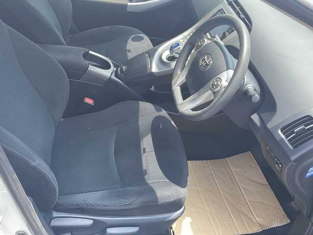 トヨタ プリウス S ツーリングセレクション 鹿児島県 2014(平26)年 8.6万km ホワイトパールクリスタルシャイン ワンオーナー/純正ナビ/Bluetooth/CD/DVD/AM/FM/バックカメラ/フルセグ/T-Connect/ETC/横滑り防止装置/前方センサー/純正ドアバイザー/Eco/EVモード/プッシュスタート/スマートキー×2/電動格納ミラー