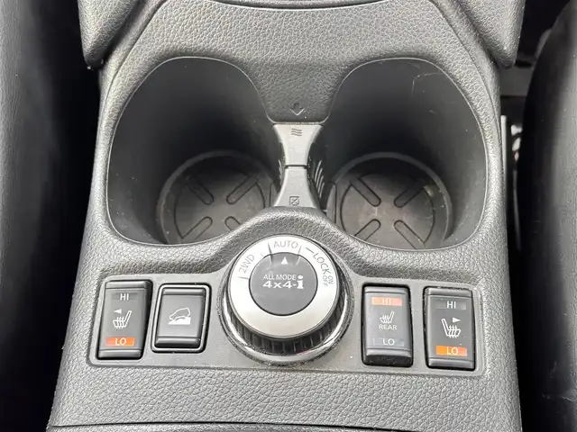 日産 エクストレイル 20X 宮城県 2017(平29)年 3.5万km ブリリアントホワイトパール プロパイロットセット/・プロパイロット/・インテリジェントLI（車線逸脱防止支援システム）/・BSW（後側方車両検知警報）/・RCTA（後退時車両検知警報）/・電動パーキングブレーキ/・オートブレーキホールド/・インテリジェントオートライト/・ハイビームアシスト/インテリジェントアラウンドビューモニター/+インテリジェントルームミラー/全席クイックコンフォートヒーター付シート+PTC素子ヒーター/LEDヘッドランプ&フォグランプ/+インテリジェントオートライトシステム+ルーフレール/＝＝＝/エマージェンシーブレーキ/車線逸脱警報/コーナーセンサー/純正9インチナビ（MM517D-L）/・CD/DVD/・Bluetooth/・フルセグTV/ビルトインETC/ドライブレコーダー/電動リアゲート/革巻きステアリング/ステアリングスイッチ/スマートキー＆プッシュスタート/電動格納ミラー/純正18インチAW/純正フロアマット/純正ドアバイザー/Wエアバッグ