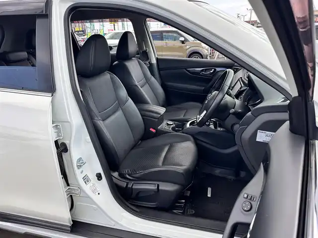 日産 エクストレイル 20X 宮城県 2017(平29)年 3.5万km ブリリアントホワイトパール プロパイロットセット/・プロパイロット/・インテリジェントLI（車線逸脱防止支援システム）/・BSW（後側方車両検知警報）/・RCTA（後退時車両検知警報）/・電動パーキングブレーキ/・オートブレーキホールド/・インテリジェントオートライト/・ハイビームアシスト/インテリジェントアラウンドビューモニター/+インテリジェントルームミラー/全席クイックコンフォートヒーター付シート+PTC素子ヒーター/LEDヘッドランプ&フォグランプ/+インテリジェントオートライトシステム+ルーフレール/＝＝＝/エマージェンシーブレーキ/車線逸脱警報/コーナーセンサー/純正9インチナビ（MM517D-L）/・CD/DVD/・Bluetooth/・フルセグTV/ビルトインETC/ドライブレコーダー/電動リアゲート/革巻きステアリング/ステアリングスイッチ/スマートキー＆プッシュスタート/電動格納ミラー/純正18インチAW/純正フロアマット/純正ドアバイザー/Wエアバッグ