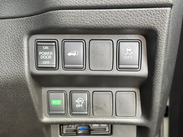 日産 エクストレイル 20X 宮城県 2017(平29)年 3.5万km ブリリアントホワイトパール プロパイロットセット/・プロパイロット/・インテリジェントLI（車線逸脱防止支援システム）/・BSW（後側方車両検知警報）/・RCTA（後退時車両検知警報）/・電動パーキングブレーキ/・オートブレーキホールド/・インテリジェントオートライト/・ハイビームアシスト/インテリジェントアラウンドビューモニター/+インテリジェントルームミラー/全席クイックコンフォートヒーター付シート+PTC素子ヒーター/LEDヘッドランプ&フォグランプ/+インテリジェントオートライトシステム+ルーフレール/＝＝＝/エマージェンシーブレーキ/車線逸脱警報/コーナーセンサー/純正9インチナビ（MM517D-L）/・CD/DVD/・Bluetooth/・フルセグTV/ビルトインETC/ドライブレコーダー/電動リアゲート/革巻きステアリング/ステアリングスイッチ/スマートキー＆プッシュスタート/電動格納ミラー/純正18インチAW/純正フロアマット/純正ドアバイザー/Wエアバッグ