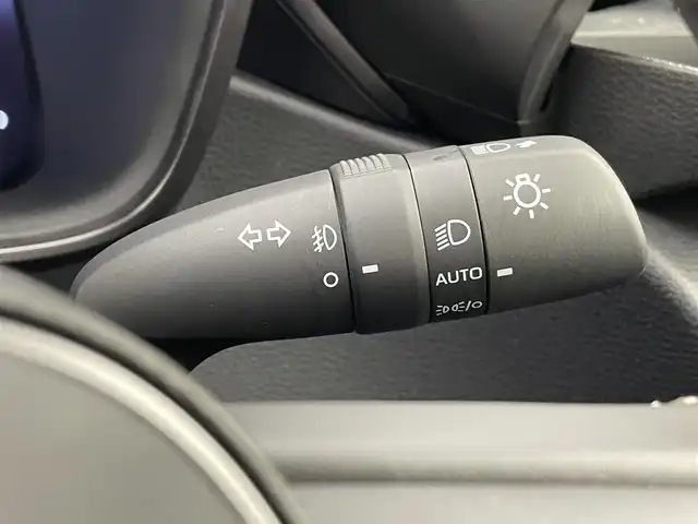 トヨタ カローラツーリング ハイブリッド ダブルバイビー 宮城県 2022(令4)年 0.8万km アティチュードブラックマイカ 4WD/ワンオーナー/純正10.5インチディスプレイオーディオ/(AM/FM/USB/BT/TV/Miracast)/バックカメラ/ETC2.0/トヨタセーフティーセンス/レーダークルーズコントロール/BSM/置くだけ充電/TVキャンセラー/ハーフレザー/シートヒーター/ステアリングヒーター/SOSスイッチ/プッシュスタート/スマートキー/スペアキー/オートライト/オートマチックハイビーム/LEDヘッドライト/フォグランプ/ヘッドライトレベライザー/モデリスタエアロ/純正フロアマット/純正17インチアルミホイール