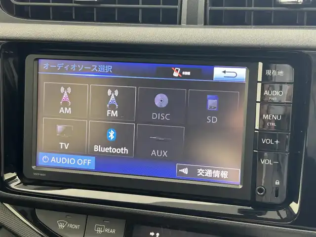 トヨタ アクア S 群馬県 2016(平28)年 4万km スーパーホワイトⅡ 純正７インチナビ　Ｂｌｕｅｔｏｏｔｈ　バックカメラ　スマートキー　ＨＩＤヘッドライト　オートライト　電動格納ミラー　プッシュスタート　ＥＴＣ　スペアキー　オートエアコン　横滑り防止装置　禁煙車