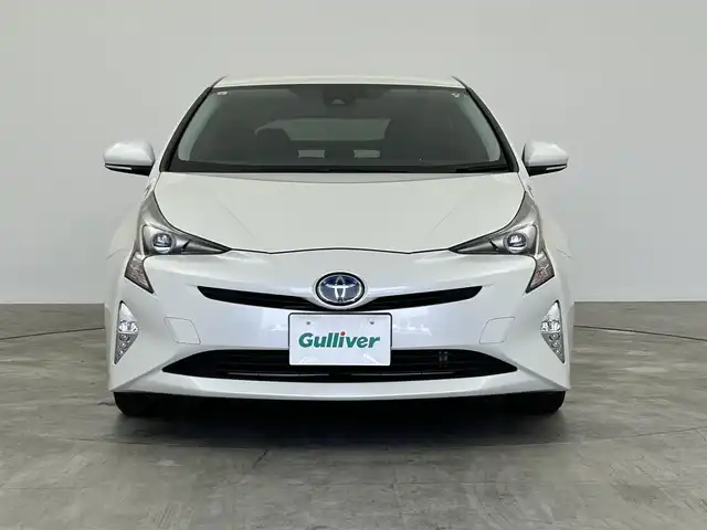 トヨタ プリウス S 群馬県 2017(平29)年 3.5万km ホワイトパールクリスタルシャイン 純正７インチナビ　バックカメラ　レーダークルーズコントロール　ＬＥＤライト　ＡＨＢ　純正１５インチＡＷ　ステアリングリモコン　アイドリングストップ　スマートキー　プッシュスタート　禁煙車