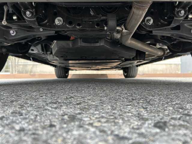 トヨタ ＲＡＶ４ ハイブリットG 滋賀県 2023(令5)年 5万km プラチナホワイトパールマイカ ガソリン（ハイブリッド）/4WD(F4)/CVT/モデリスタエアロ/モデリスタAW20インチ/パノラマムーンルーフ/純正10インチナビ/(AM/FM/BT/USB/フルセグTV)/黒革シート/ドラレコ一体型デジタルインナーミラー/ビルトインETC2.0/パノラミックビューモニター/ブラインドスポットモニター/トヨタセーフティセンス/・プリクラッシュセーフティ/・レーントレーシングアシスト/・オートマチックハイビーム/・レーダークルーズコントロール/コーナーセンサー/電動リアゲート/電動サイドブレーキ/ブレーキホールド/置くだけ充電/シートヒーター/シートベンチレーション/パワーシート/メモリーシート/革巻きステアリング/ステアリングスイッチ/ステアリングヒーター/オートライト/LEDヘッドライト/フロントフォグ/フルオートエアコン/寒冷地仕様/プッシュスタート/スマートキー/純正フロアマット/純正ドアバイザー/電格ウインカーミラー