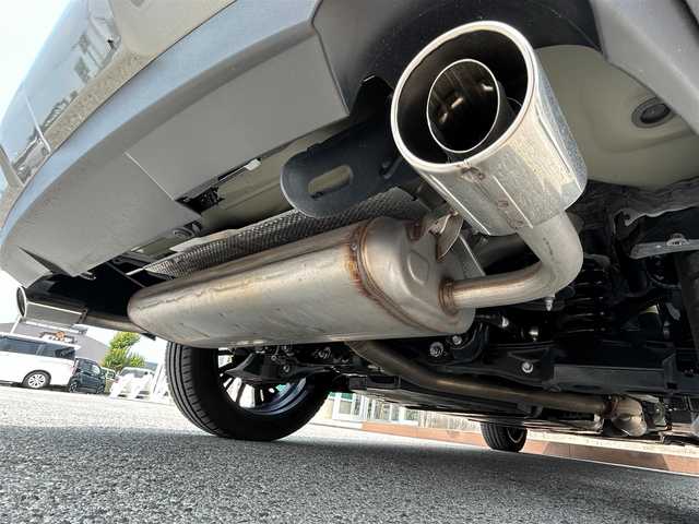トヨタ ＲＡＶ４ ハイブリットG 滋賀県 2023(令5)年 5万km プラチナホワイトパールマイカ ガソリン（ハイブリッド）/4WD(F4)/CVT/モデリスタエアロ/モデリスタAW20インチ/パノラマムーンルーフ/純正10インチナビ/(AM/FM/BT/USB/フルセグTV)/黒革シート/ドラレコ一体型デジタルインナーミラー/ビルトインETC2.0/パノラミックビューモニター/ブラインドスポットモニター/トヨタセーフティセンス/・プリクラッシュセーフティ/・レーントレーシングアシスト/・オートマチックハイビーム/・レーダークルーズコントロール/コーナーセンサー/電動リアゲート/電動サイドブレーキ/ブレーキホールド/置くだけ充電/シートヒーター/シートベンチレーション/パワーシート/メモリーシート/革巻きステアリング/ステアリングスイッチ/ステアリングヒーター/オートライト/LEDヘッドライト/フロントフォグ/フルオートエアコン/寒冷地仕様/プッシュスタート/スマートキー/純正フロアマット/純正ドアバイザー/電格ウインカーミラー