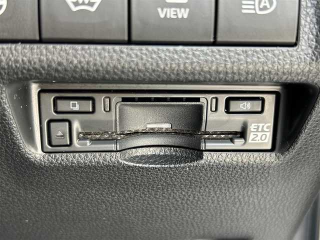 トヨタ ＲＡＶ４ ハイブリットG 滋賀県 2023(令5)年 5万km プラチナホワイトパールマイカ ガソリン（ハイブリッド）/4WD(F4)/CVT/モデリスタエアロ/モデリスタAW20インチ/パノラマムーンルーフ/純正10インチナビ/(AM/FM/BT/USB/フルセグTV)/黒革シート/ドラレコ一体型デジタルインナーミラー/ビルトインETC2.0/パノラミックビューモニター/ブラインドスポットモニター/トヨタセーフティセンス/・プリクラッシュセーフティ/・レーントレーシングアシスト/・オートマチックハイビーム/・レーダークルーズコントロール/コーナーセンサー/電動リアゲート/電動サイドブレーキ/ブレーキホールド/置くだけ充電/シートヒーター/シートベンチレーション/パワーシート/メモリーシート/革巻きステアリング/ステアリングスイッチ/ステアリングヒーター/オートライト/LEDヘッドライト/フロントフォグ/フルオートエアコン/寒冷地仕様/プッシュスタート/スマートキー/純正フロアマット/純正ドアバイザー/電格ウインカーミラー