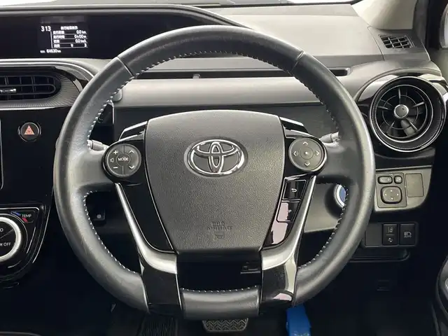 トヨタ アクア クロスオーバー 新潟県 2018(平30)年 6.5万km ブラッキッシュアゲハガラスフレーク 純正メモリナビ【NSZT-W66T】/　フルセグTV/Bluetooth/CD/DVD/衝突被害軽減ブレーキ/レーンキープアシスト/前後コーナーセンサー/ハーフレザーシート/前後ドライブレコーダー/バックモニター/ビルトインETC2.0/LEDヘッドライト/オートマチックハイビーム/オートライト/横滑り防止装置/レザーステアリング/ステアリングスイッチ/禁煙車