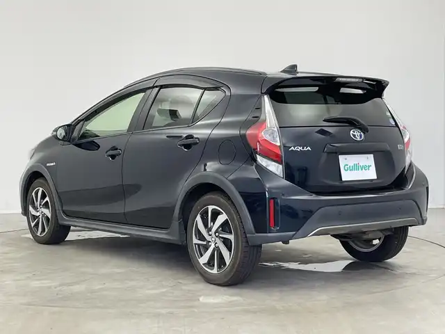 トヨタ アクア クロスオーバー 新潟県 2018(平30)年 6.5万km ブラッキッシュアゲハガラスフレーク 純正メモリナビ【NSZT-W66T】/　フルセグTV/Bluetooth/CD/DVD/衝突被害軽減ブレーキ/レーンキープアシスト/前後コーナーセンサー/ハーフレザーシート/前後ドライブレコーダー/バックモニター/ビルトインETC2.0/LEDヘッドライト/オートマチックハイビーム/オートライト/横滑り防止装置/レザーステアリング/ステアリングスイッチ/禁煙車