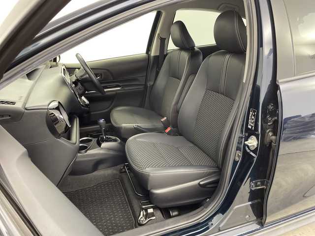 トヨタ アクア クロスオーバー 新潟県 2018(平30)年 6.5万km ブラッキッシュアゲハガラスフレーク 純正メモリナビ【NSZT-W66T】/　フルセグTV/Bluetooth/CD/DVD/衝突被害軽減ブレーキ/レーンキープアシスト/前後コーナーセンサー/ハーフレザーシート/前後ドライブレコーダー/バックモニター/ビルトインETC2.0/LEDヘッドライト/オートマチックハイビーム/オートライト/横滑り防止装置/レザーステアリング/ステアリングスイッチ/禁煙車