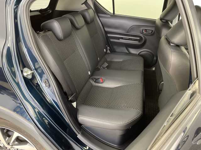 トヨタ アクア クロスオーバー 新潟県 2018(平30)年 6.5万km ブラッキッシュアゲハガラスフレーク 純正メモリナビ【NSZT-W66T】/　フルセグTV/Bluetooth/CD/DVD/衝突被害軽減ブレーキ/レーンキープアシスト/前後コーナーセンサー/ハーフレザーシート/前後ドライブレコーダー/バックモニター/ビルトインETC2.0/LEDヘッドライト/オートマチックハイビーム/オートライト/横滑り防止装置/レザーステアリング/ステアリングスイッチ/禁煙車