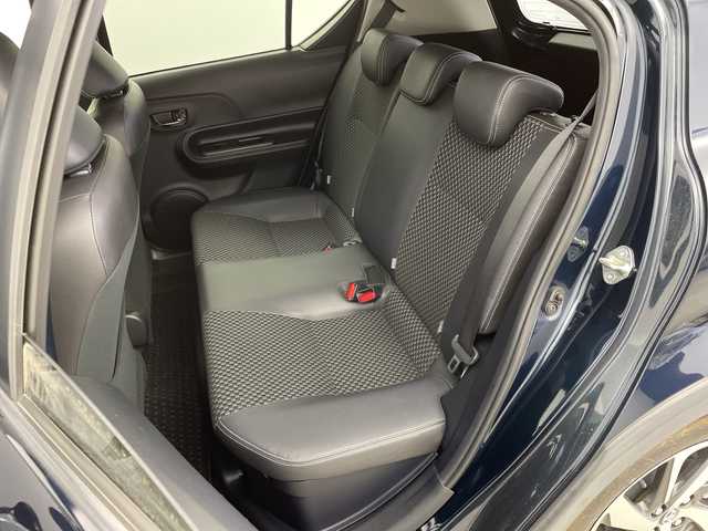 トヨタ アクア クロスオーバー 新潟県 2018(平30)年 6.5万km ブラッキッシュアゲハガラスフレーク 純正メモリナビ【NSZT-W66T】/　フルセグTV/Bluetooth/CD/DVD/衝突被害軽減ブレーキ/レーンキープアシスト/前後コーナーセンサー/ハーフレザーシート/前後ドライブレコーダー/バックモニター/ビルトインETC2.0/LEDヘッドライト/オートマチックハイビーム/オートライト/横滑り防止装置/レザーステアリング/ステアリングスイッチ/禁煙車