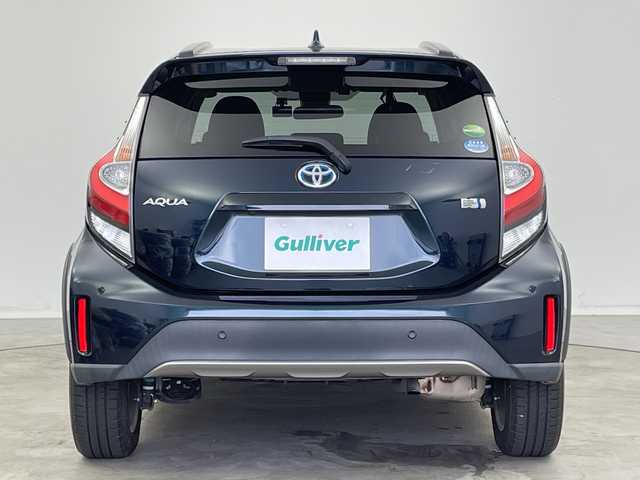 トヨタ アクア クロスオーバー 新潟県 2018(平30)年 6.5万km ブラッキッシュアゲハガラスフレーク 純正メモリナビ【NSZT-W66T】/　フルセグTV/Bluetooth/CD/DVD/衝突被害軽減ブレーキ/レーンキープアシスト/前後コーナーセンサー/ハーフレザーシート/前後ドライブレコーダー/バックモニター/ビルトインETC2.0/LEDヘッドライト/オートマチックハイビーム/オートライト/横滑り防止装置/レザーステアリング/ステアリングスイッチ/禁煙車