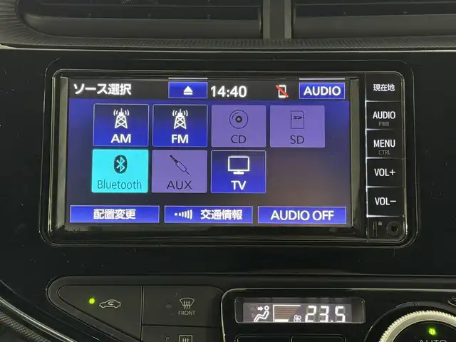 トヨタ アクア S スタイルブラック 三重県 2019(平31)年 6.1万km ブラックマイカ ハイブリッド/FF/フロアCVT/純正 7インチナビ NSCN-W68/（AM/FM/CD/SD/Bluetooth/AUX/TV）/ドライブレコーダー 前後/ビルトイン ETC/Toyota Safety Sense/●プリクラッシュセーフティ［PCS］/●レーンディパーチャーアラート［LDA］/●オートハイビーム［AHB］/先行車発進告知機能/インテリジェントクリアランスソナー［パーキングサポートブレーキ］/・横滑り防止装置/装備/スマートエントリーパッケージ/●スマートエントリー＆スタートシステム/●プッシュスタート/●スマートキーx1/●盗難防止システム（イモビライザーシステム）/●コンライト（オートライト：ライト自動点灯・消灯システム／ランプオートカットシステム）/・オートエアコン/・電動格納ドアミラー（ウインカー付）/・ステアリングスイッチ（オーディオ操作、メーターディスプレイ操作）/・パワーウインドウ/・パワーステアリング/・純正ホイールキャップ＆15インチスチールホイール/・保/取/ナビ取/など/…Sスタイルブラック特別装備