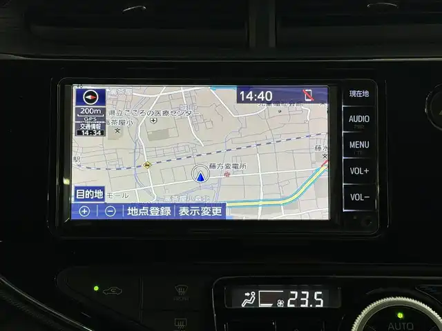 トヨタ アクア S スタイルブラック 三重県 2019(平31)年 6.1万km ブラックマイカ ハイブリッド/FF/フロアCVT/純正 7インチナビ NSCN-W68/（AM/FM/CD/SD/Bluetooth/AUX/TV）/ドライブレコーダー 前後/ビルトイン ETC/Toyota Safety Sense/●プリクラッシュセーフティ［PCS］/●レーンディパーチャーアラート［LDA］/●オートハイビーム［AHB］/先行車発進告知機能/インテリジェントクリアランスソナー［パーキングサポートブレーキ］/・横滑り防止装置/装備/スマートエントリーパッケージ/●スマートエントリー＆スタートシステム/●プッシュスタート/●スマートキーx1/●盗難防止システム（イモビライザーシステム）/●コンライト（オートライト：ライト自動点灯・消灯システム／ランプオートカットシステム）/・オートエアコン/・電動格納ドアミラー（ウインカー付）/・ステアリングスイッチ（オーディオ操作、メーターディスプレイ操作）/・パワーウインドウ/・パワーステアリング/・純正ホイールキャップ＆15インチスチールホイール/・保/取/ナビ取/など/…Sスタイルブラック特別装備