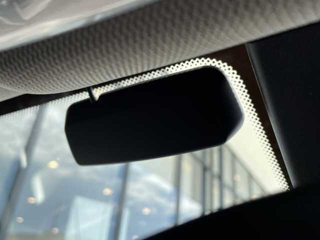 ＢＭＷ １２０ｉ 愛知県 2013(平25)年 5.9万km 白 純正ナビ/スピードリミッター/HIDヘッドライト/ミラー型ETC/ステアリングスイッチ/スマートキー/プッシュスタート