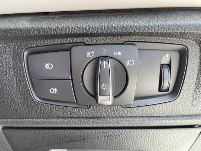 ＢＭＷ １２０ｉ 愛知県 2013(平25)年 5.9万km 白 純正ナビ/スピードリミッター/HIDヘッドライト/ミラー型ETC/ステアリングスイッチ/スマートキー/プッシュスタート