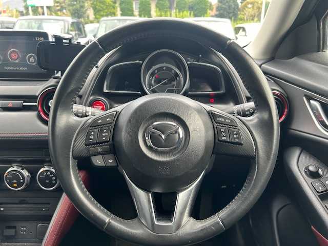 マツダ ＣＸ－３ XD ツーリング 静岡県 2015(平27)年 5.3万km ディープクリスタルブルーマイカ ●純正ナビ/（フルセグ/CD/DVD/AUX/Bluetooth）/●バックモニター/●クルーズコントロール/●衝突軽減ブレーキ/●LED/●オートライト/●革巻きステアリング/●ステアリングスイッチ/●パドルシフト/●電動格納ウインカーミラー/●ETC/●ブラインドスポットモニター/●純正フロアマット/●ドアバイザー/●前後ドライブレコーダー/●BOSEスピーカー/●プッシュスタート/●スマートキ-/●純正18インチアルミホイール/●W+サイド+カーテンSRS+ABS
