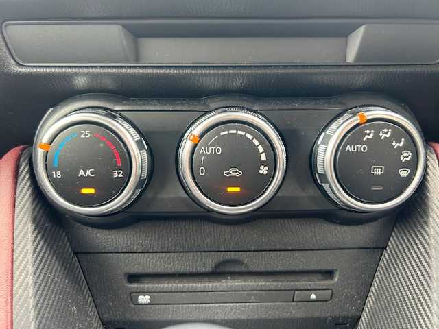 マツダ ＣＸ－３ XD ツーリング 静岡県 2015(平27)年 5.3万km ディープクリスタルブルーマイカ ●純正ナビ/（フルセグ/CD/DVD/AUX/Bluetooth）/●バックモニター/●クルーズコントロール/●衝突軽減ブレーキ/●LED/●オートライト/●革巻きステアリング/●ステアリングスイッチ/●パドルシフト/●電動格納ウインカーミラー/●ETC/●ブラインドスポットモニター/●純正フロアマット/●ドアバイザー/●前後ドライブレコーダー/●BOSEスピーカー/●プッシュスタート/●スマートキ-/●純正18インチアルミホイール/●W+サイド+カーテンSRS+ABS