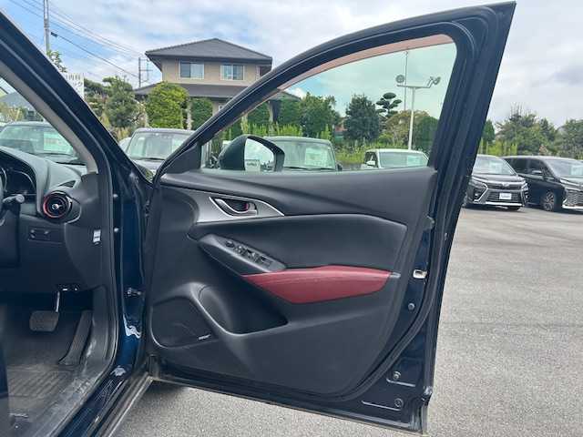 マツダ ＣＸ－３ XD ツーリング 静岡県 2015(平27)年 5.3万km ディープクリスタルブルーマイカ ●純正ナビ/（フルセグ/CD/DVD/AUX/Bluetooth）/●バックモニター/●クルーズコントロール/●衝突軽減ブレーキ/●LED/●オートライト/●革巻きステアリング/●ステアリングスイッチ/●パドルシフト/●電動格納ウインカーミラー/●ETC/●ブラインドスポットモニター/●純正フロアマット/●ドアバイザー/●前後ドライブレコーダー/●BOSEスピーカー/●プッシュスタート/●スマートキ-/●純正18インチアルミホイール/●W+サイド+カーテンSRS+ABS