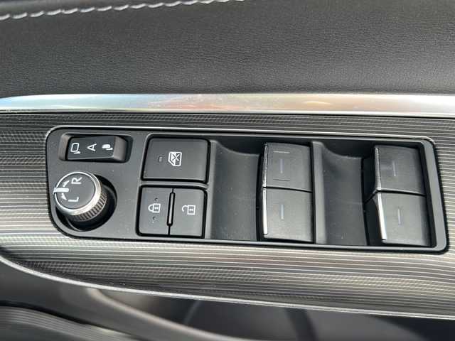 トヨタ ハリアー Z レザーパッケージ 沖縄県 2022(令4)年 2万km プレシャスブラックパール 純正１２インチナビ/（ＡＭ／ＦＭ／ＢＴ）　/ＪＢＬプレミアムサウンドシステム　/フルセグＴＶ　/全方位カメラ　/トヨタセーフティーセンス　/純正１９インチＡＷ　/パワーシート　/ドラレコ　/ＥＴＣ　/スマートキー　/ＵＳＢ/LEDヘッドライト/クルーズコントロール/純正フロアマット/プッシュスタート