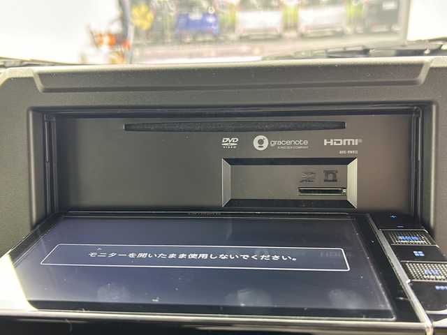 スズキ ジムニー XC 大阪府 2023(令5)年 2.7万km ミディアムグレー 社外ナビ/・フルセグTV/・Bluetooth/・CD/DVD/・USB接続/スズキセーフティサポート/デュアルセンサーブレーキサポート/車線逸脱警報機能/ハイビームアシスト/ヒルディセントコントロール/バックカメラ/純正ラバーマット/シートヒーター
