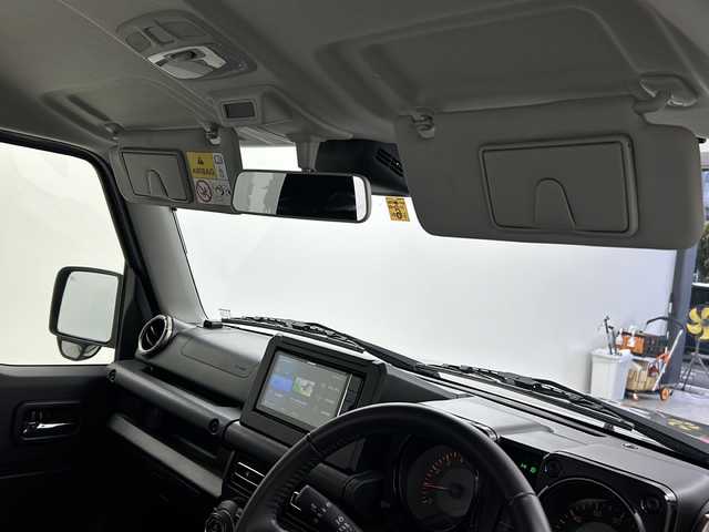 スズキ ジムニー XC 大阪府 2023(令5)年 2.7万km ミディアムグレー 社外ナビ/・フルセグTV/・Bluetooth/・CD/DVD/・USB接続/スズキセーフティサポート/デュアルセンサーブレーキサポート/車線逸脱警報機能/ハイビームアシスト/ヒルディセントコントロール/バックカメラ/純正ラバーマット/シートヒーター