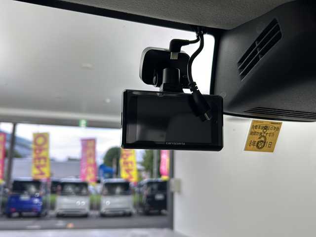 スズキ ジムニー XC 大阪府 2023(令5)年 2.7万km ミディアムグレー 社外ナビ/・フルセグTV/・Bluetooth/・CD/DVD/・USB接続/スズキセーフティサポート/デュアルセンサーブレーキサポート/車線逸脱警報機能/ハイビームアシスト/ヒルディセントコントロール/バックカメラ/純正ラバーマット/シートヒーター