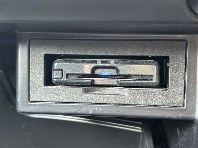 トヨタ ランドクルーザー プラド TX 静岡県 2019(平31)年 4.2万km ホワイトパールクリスタルシャイン ナビ/・ラジオ/フルセグTV/・ipod/SD/USB/Bluetooth/ブルーレイ/CD/DVD/主要装備/・レーダークルーズコントロール　/・ドライブレコーダー　/・フリップダウンモニター　/・ＥＴＣ　/・ＬＥＤヘッドライト　/・ブラックルーフレール　/・レーンキープアシスト　/・オートライト　/・オートハイビーム　/・センターデフロック/・ステアリングリモコン/・フルタイム４WD/・LEDヘッドライト/・LEDフォグランプ/・プリクラッシュセーフティー/・プッシュスタート/・スマートキー/・純正アルミホイール/・純正フロアマット