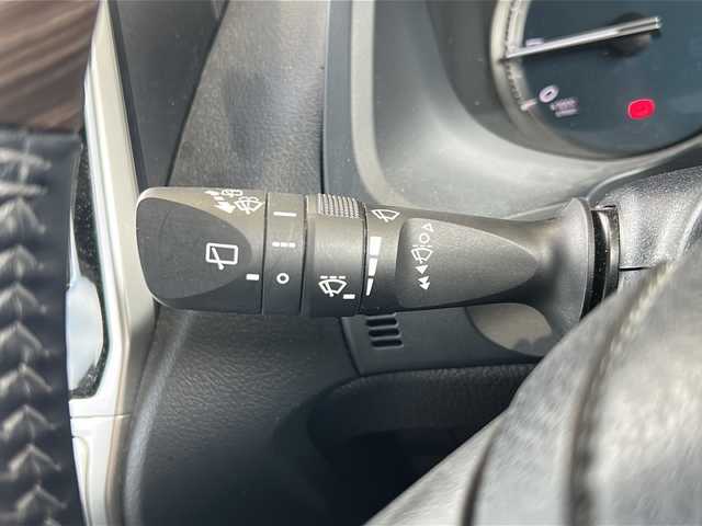 トヨタ ランドクルーザー プラド TX 静岡県 2019(平31)年 4.2万km ホワイトパールクリスタルシャイン ナビ/・ラジオ/フルセグTV/・ipod/SD/USB/Bluetooth/ブルーレイ/CD/DVD/主要装備/・レーダークルーズコントロール　/・ドライブレコーダー　/・フリップダウンモニター　/・ＥＴＣ　/・ＬＥＤヘッドライト　/・ブラックルーフレール　/・レーンキープアシスト　/・オートライト　/・オートハイビーム　/・センターデフロック/・ステアリングリモコン/・フルタイム４WD/・LEDヘッドライト/・LEDフォグランプ/・プリクラッシュセーフティー/・プッシュスタート/・スマートキー/・純正アルミホイール/・純正フロアマット