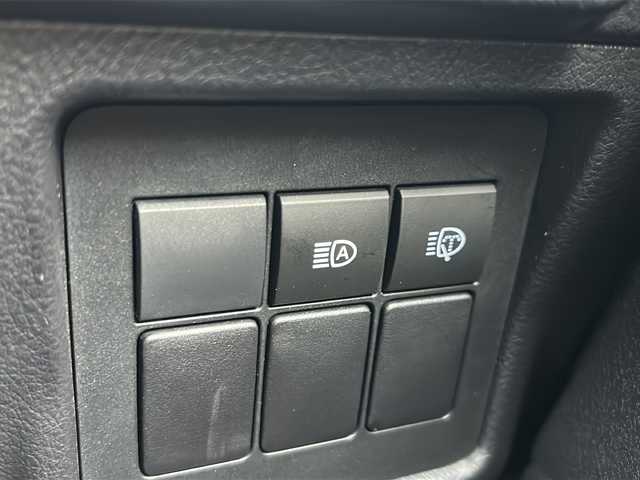 トヨタ ランドクルーザー プラド TX 静岡県 2019(平31)年 4.2万km ホワイトパールクリスタルシャイン ナビ/・ラジオ/フルセグTV/・ipod/SD/USB/Bluetooth/ブルーレイ/CD/DVD/主要装備/・レーダークルーズコントロール　/・ドライブレコーダー　/・フリップダウンモニター　/・ＥＴＣ　/・ＬＥＤヘッドライト　/・ブラックルーフレール　/・レーンキープアシスト　/・オートライト　/・オートハイビーム　/・センターデフロック/・ステアリングリモコン/・フルタイム４WD/・LEDヘッドライト/・LEDフォグランプ/・プリクラッシュセーフティー/・プッシュスタート/・スマートキー/・純正アルミホイール/・純正フロアマット