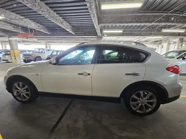 日産 スカイライン クロスオーバー 370GT Type P 群馬県 2009(平21)年 7.8万km クリスタルホワイトパール サンルーフ/純正ナビ/フルセグTV/アラウンドビューモニター/ビルトインETC/横滑り防止装置/HIDヘッドランプ/オートライト/ブラウン革シートセット/オートエアコン/前席パワーシート/シートヒーター/運転席ポジションメモリー/ルーフレール/純正18インチアルミホイール/スマートキー/プッシュエンジンスターター/禁煙車