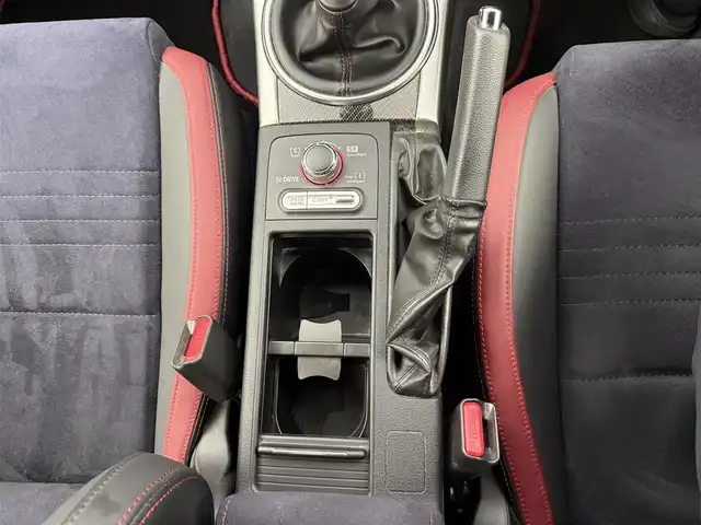 スバル ＷＲＸ ＳＴＩ STI 愛知県 2017(平29)年 2.5万km WRブルーパール 純正OPナビ/（Bluetooth/フルセグTV/CD/AM/FM）/バックカメラ/純正RECAROハーフレザーシート/WORKエモーションAW/ETC/ドラレコ/フジツボマフラー/4WD/オートライト/スマートキー/プッシュスタート/ターボ車/純正フロアマット/スペアキー