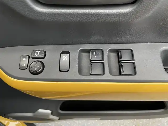 スズキ ハスラー G 鹿児島県 2017(平29)年 1.6万km アクティブイエロー/ブラック2トーンルーフ 禁煙車　/ナビ（CD/DVD/フルセグTV/Bluetooth）/バックカメラ　/レーダーブレーキサポート　/横滑り防止機能　/前席シートヒーター　/純正フロアマット　/ＥＴＣ　/ヘッドライトレベライザー　/純正ドアバイザー　/電格ミラー　/アイドリングストップ