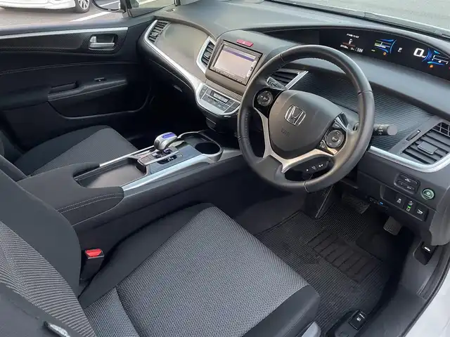 ホンダ ジェイド ハイブリッド 島根県 2015(平27)年 3.8万km ホワイトオーキッドパール 登録時走行距離　37439km/取扱説明書（車両・ナビ）/純正ナビ/(Bluetooth/ワンセグテレビ/AM/FM/USB/CD/DVD)/ホンダセンシング/レーダークルーズコントロール/レーンキープアシスト/横滑り防止装置/衝突軽減ブレーキ/LEDヘッドライト/純正フロアマット/ビルドインETC/純正１６インチAW/禁煙車