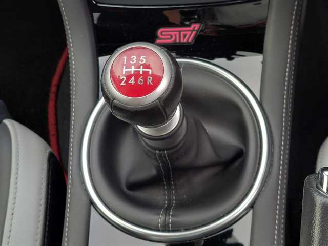 スバル ＷＲＸ ＳＴＩ EJ20 Final edition full package 東京都 2020(令2)年 2.8万km WRブルーパール 555台限定車/ワンオーナー/フルパッケージ/STIスタイルパッケージ/・STIフルエアロ/・STI フレキシブルパーツ 3点/・特典STI Performanceエンブレム/STi4本出しマフラー/STiタワーバー/RECAROハーフレザーシート/純正8インチナビ/フルセグTV/バック＆左サイド＆フロントカメラ/ETC/ドライブレコーダー/ブラインドスポットモニター/プッシュスタート/パワーシート/シートヒーター/LEDヘッドライト/オートライト/19インチ純正アルミホイール/スマートキー